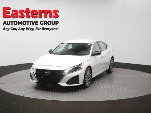 Used 2025 Nissan Altima 2.5 SV FWD image 54