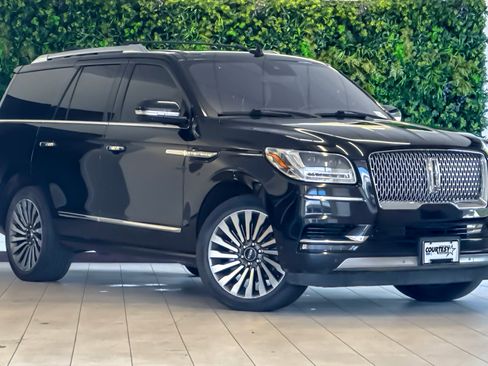 Certified 2019 Lincoln Navigator Reserve AWD/4WD image 1