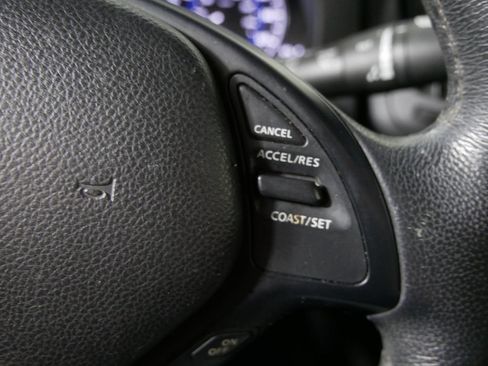 Used 2015 INFINITI Q60 Convertible w/ Premium Package RWD image 18
