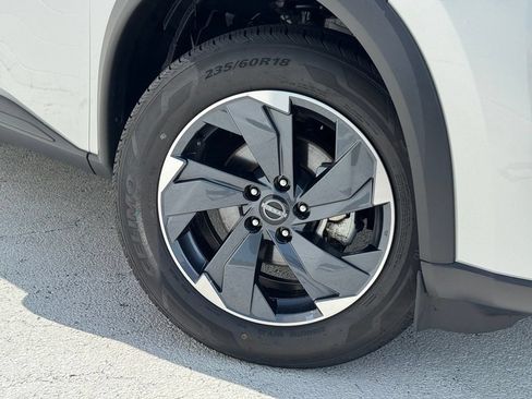 Used 2024 Nissan Rogue SV FWD image 6