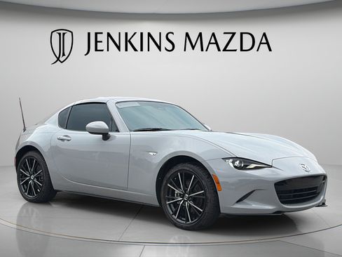 Used 2025 MAZDA MX-5 Miata RF Grand Touring RWD image 2