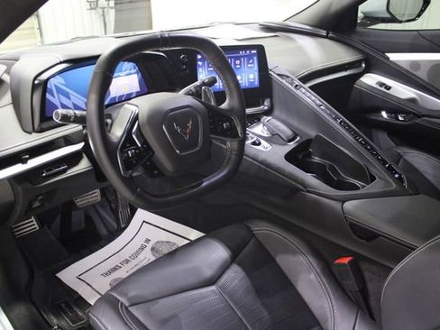 Used 2024 Chevrolet Corvette Stingray Preferred Conv w/ Z51 Performance Package RWD image 11
