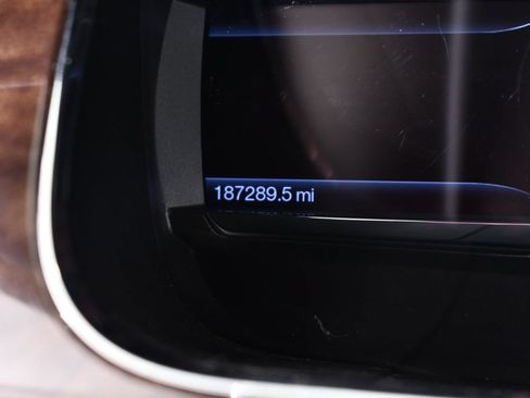 Used 2013 Ford Taurus Limited FWD image 25