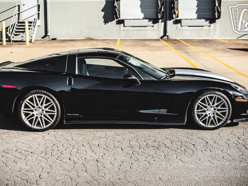 Used 2006 Chevrolet Corvette Coupe image 24