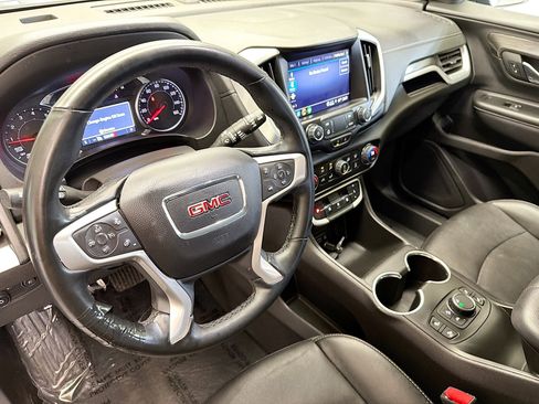 Used 2024 GMC Terrain SLT image 7