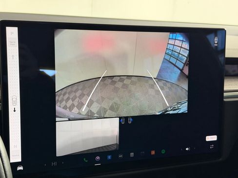 Used 2022 Tesla Model X AWD image 25