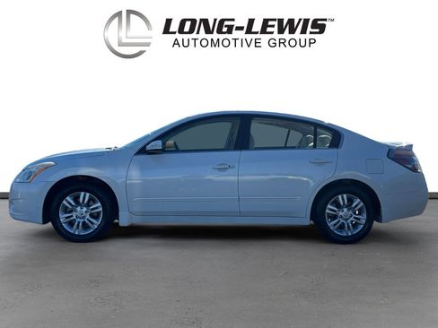 Used 2010 Nissan Altima 2.5 S w/ Convenience Plus Pkg image 2