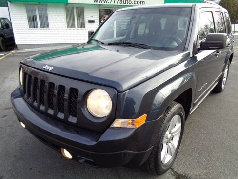 Used 2014 Jeep Patriot Sport w/ Tire & Wheel Group image 7