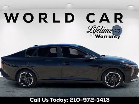 Used 2025 Kia K4 EX FWD image 2