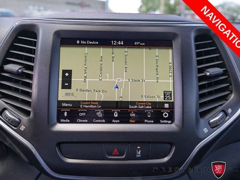 Used 2022 Jeep Cherokee Trailhawk w/ Sun, Sound & Nav Group AWD/4WD image 7