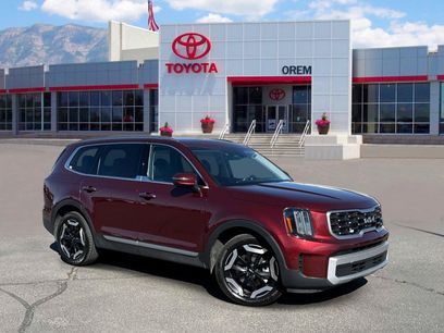Used 2024 Kia Telluride S w/ S Sunroof Package