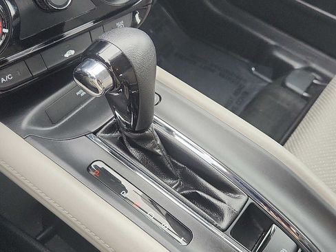 Certified 2017 Honda HR-V LX image 14