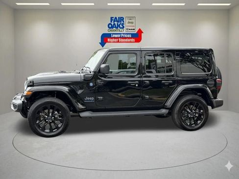 Certified 2025 Jeep Wrangler Unlimited Sahara AWD/4WD image 12