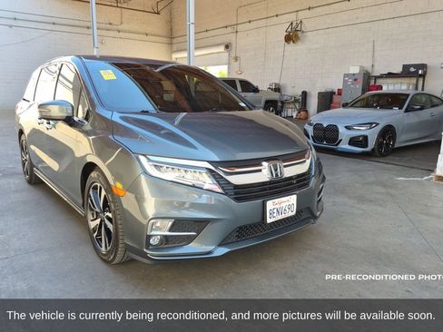 Used 2018 Honda Odyssey Elite image 3