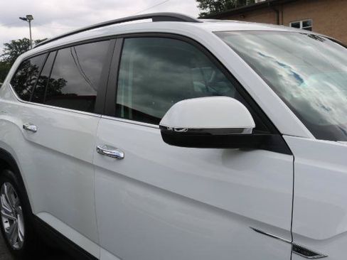Used 2021 Volkswagen Atlas SE FWD image 3