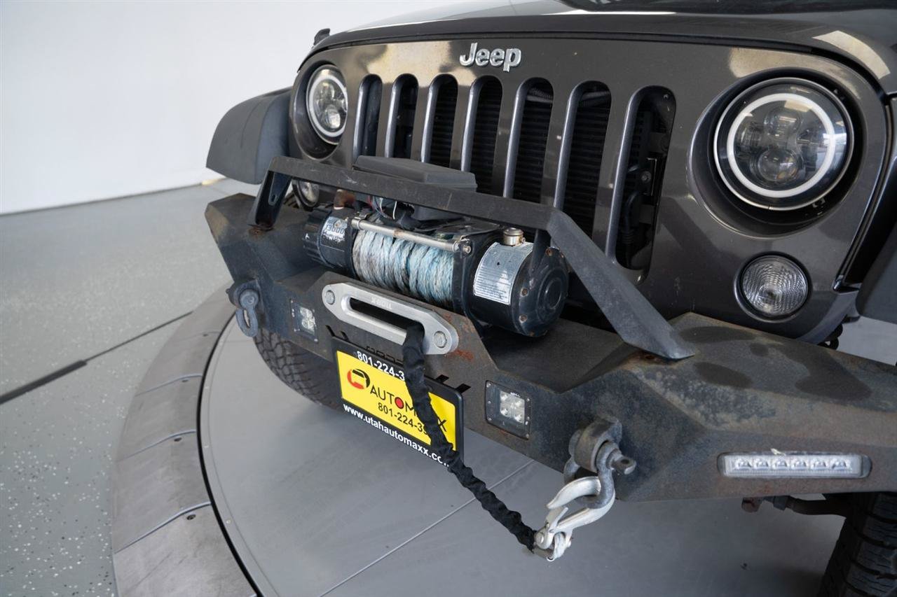 Used 2014 Jeep Wrangler Unlimited Rubicon w/ Connectivity Group AWD/4WD image 21