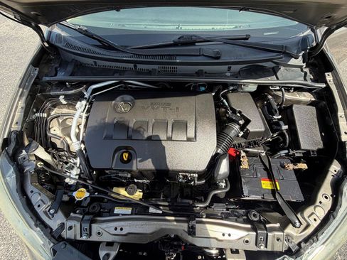 Used 2017 Toyota Corolla LE FWD image 19