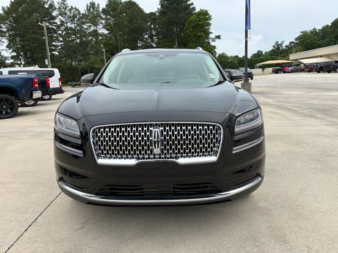 Used 2021 Lincoln Nautilus FWD image 3