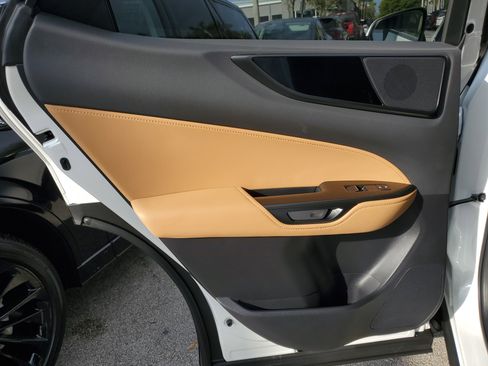 Used 2025 Lexus NX 250 FWD w/ Towing Package (2000 Lbs) image 12