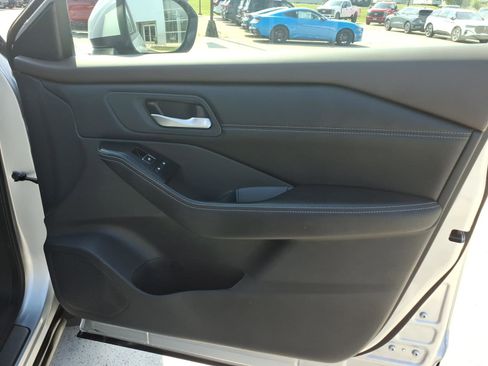 Used 2022 Nissan Rogue SL w/ SL Premium Package FWD image 7