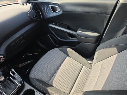 Used 2024 Kia Soul EX FWD image 14