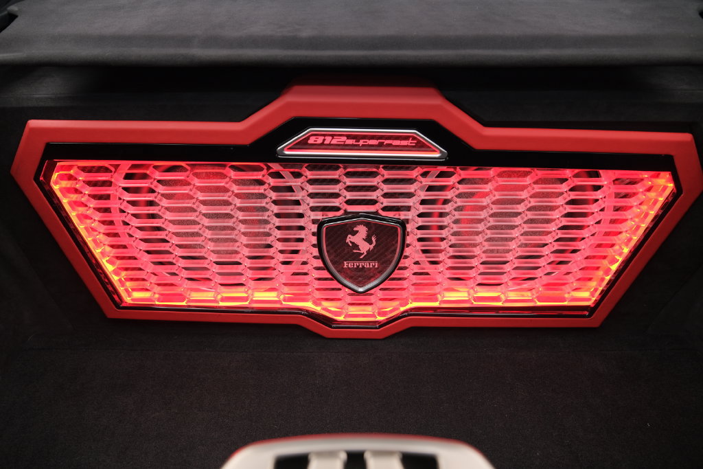 Used 2018 Ferrari 812 Superfast RWD image 41