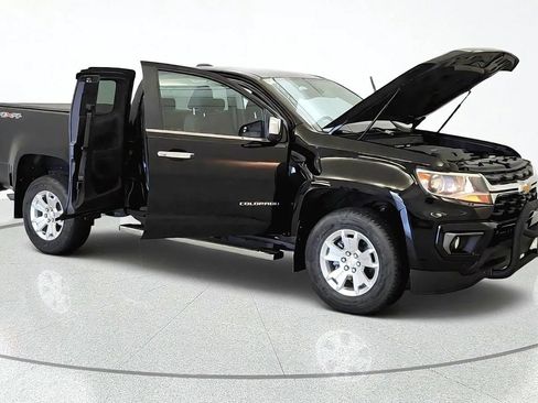 Used 2021 Chevrolet Colorado LT w/ Chrome Appearance Package AWD/4WD image 11