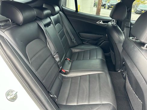 Used 2019 Kia Stinger GT2 image 22