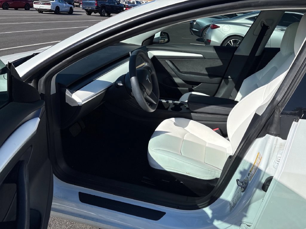 Used 2022 Tesla Model 3 RWD image 7