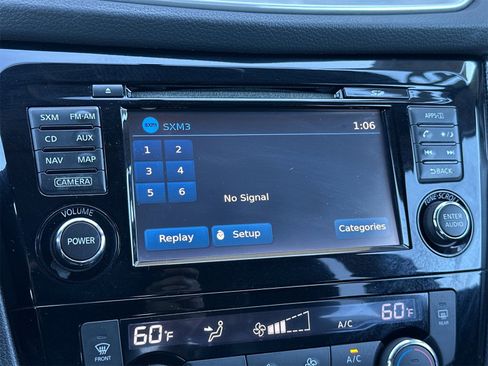 Used 2015 Nissan Rogue SL image 20