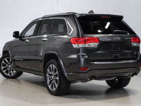 Used 2017 Jeep Grand Cherokee Overland w/ Jeep Active Safety Group RWD image 13