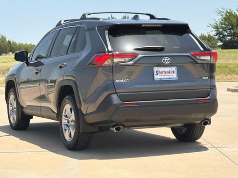 Used 2023 Toyota RAV4 XLE w/ Convenience Package FWD image 5