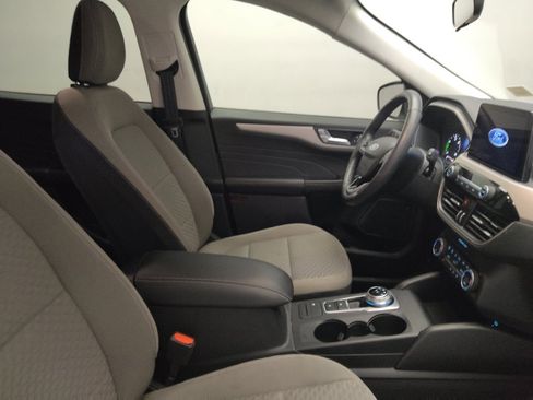 Used 2021 Ford Escape SE w/ Cold Weather Package image 21