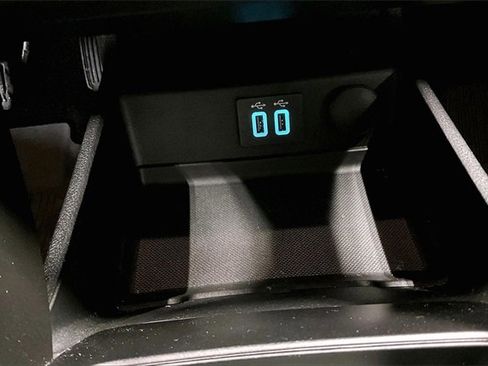 Used 2020 Ford Fusion SE w/ Equipment Group 151A image 14