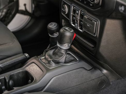 Used 2021 Jeep Wrangler Unlimited Sport AWD/4WD image 34