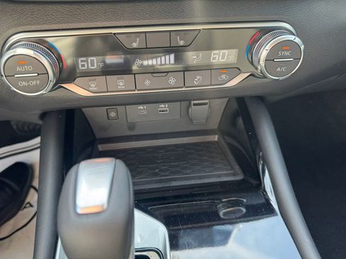 Used 2025 Nissan Altima 2.5 SR w/ SR Premium Package image 12