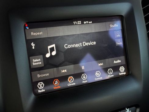 Used 2021 Jeep Cherokee Latitude FWD image 30