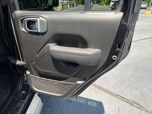 Used 2022 Jeep Wrangler Unlimited Sport AWD/4WD image 21