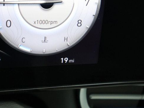 New 2025 Hyundai Elantra Limited image 31