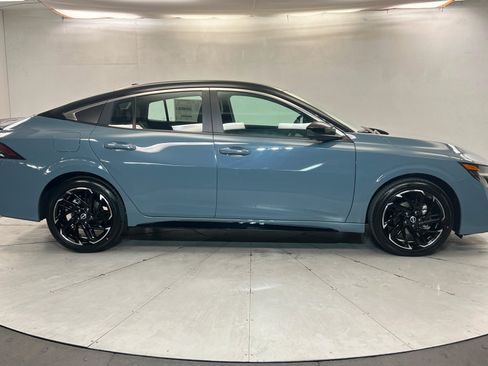 New 2026 Nissan Sentra SR w/ SR Premium Package FWD image 6