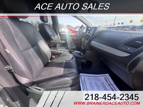 Used 2018 Dodge Grand Caravan GT FWD image 14