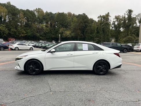 Used 2023 Hyundai Elantra SEL w/ Cargo Package image 2