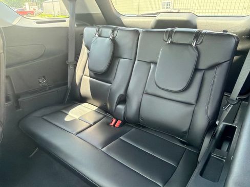 Certified 2023 Ford Explorer Limited w/ Equipment Group 301A AWD/4WD image 15