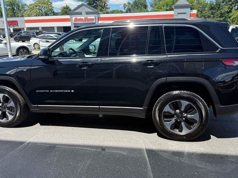Used 2025 Jeep Grand Cherokee Limited 4xe AWD/4WD image 6