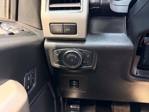 Used 2015 Ford F150 Lariat AWD/4WD image 10