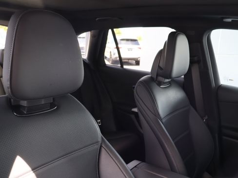 Used 2025 Mercedes-Benz GLC 300 4MATIC w/ Driver Assistance Package image 30