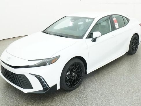 New 2026 Toyota Camry SE FWD image 1