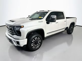 Used 2024 Chevrolet Silverado 2500 High Country w/ High Country Premium Package AWD/4WD video 3
