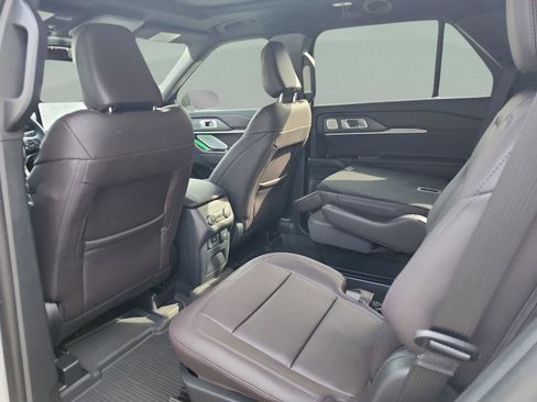 New 2026 Ford Explorer Platinum image 21