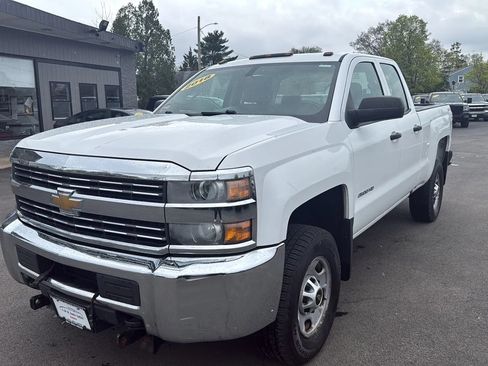 Used 2018 Chevrolet Silverado 2500 W/T w/ Snow Plow Prep Package AWD/4WD image 3